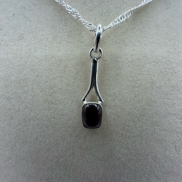 Jewelry - Silver and Garnet Pendant on Silver Twisted Chain